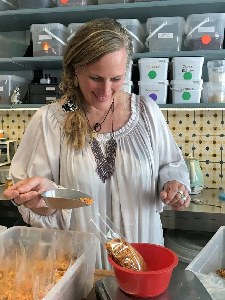 Nanna about her colorful kitchen