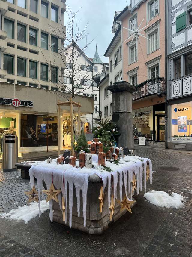 Sankt Strahlen - decorated fountains in the city center